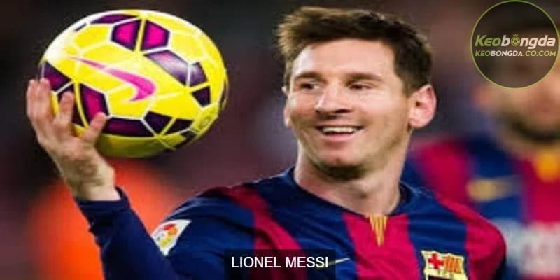 Messi gia nhập với màu áo Barcelona năm 2000 